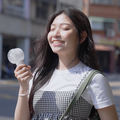 【全台首賣⭐️ 】𝗡𝗜𝗖𝗢𝗡𝗜𝗖𝗢 霧告涼🌬️ 全台首創⚡️ 一秒出霧 x 強力颶風 x 超強續航，行動降溫必備 .ᐟ