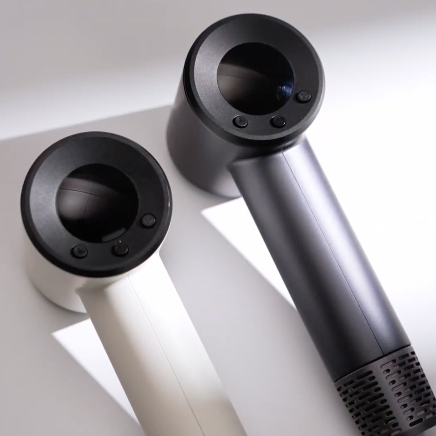 𝗸𝗼𝗹𝗶𝗻 𝗣𝗹𝘂𝘀 掌心吹 迷你高速吹風機｜手機般大小！強風速乾 x 10億等離子護髮 × 全球電壓✈️