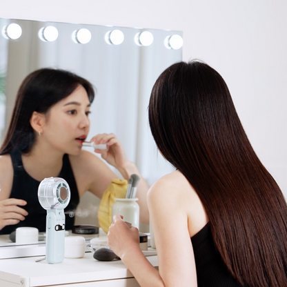【全台首發】𝗸𝗼𝗹𝗶𝗻 𝗣𝗹𝘂𝘀 冰霧扇｜三效瞬涼 ‧ 沁涼新定義🧊 奈米冰霧 x 瞬冷冰敷 x 百段疾風 .ᐟ