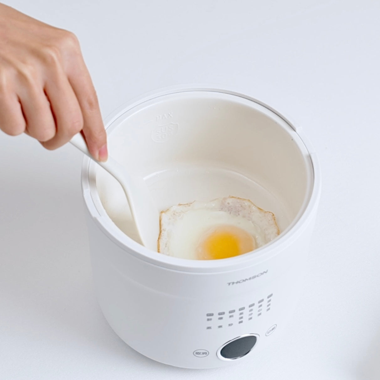 【全台首發】法國 𝗧𝗛𝗢𝗠𝗦𝗢𝗡 完美煮蛋機｜挑戰市售 𝗡𝗼.𝟭，超好剝蛋 x 完美熟度 x 成功率大升級！