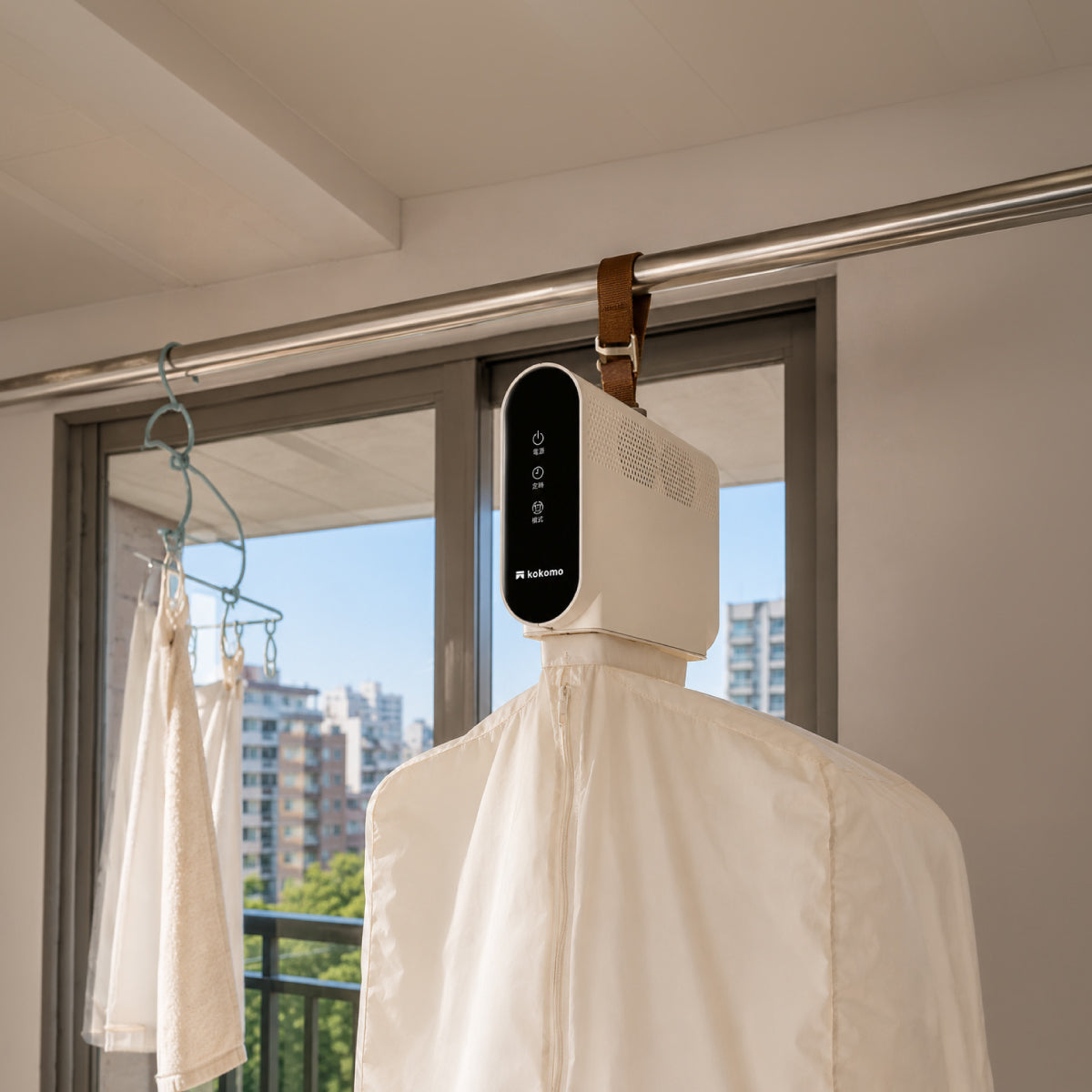日本 𝐤𝐨𝐤𝐨𝐦𝐨【雙旋烘】全球電壓烘衣機｜烘衣乾鞋一機兩用，秒裝秒烘不佔位！可袋著走的行動烘衣機✈️